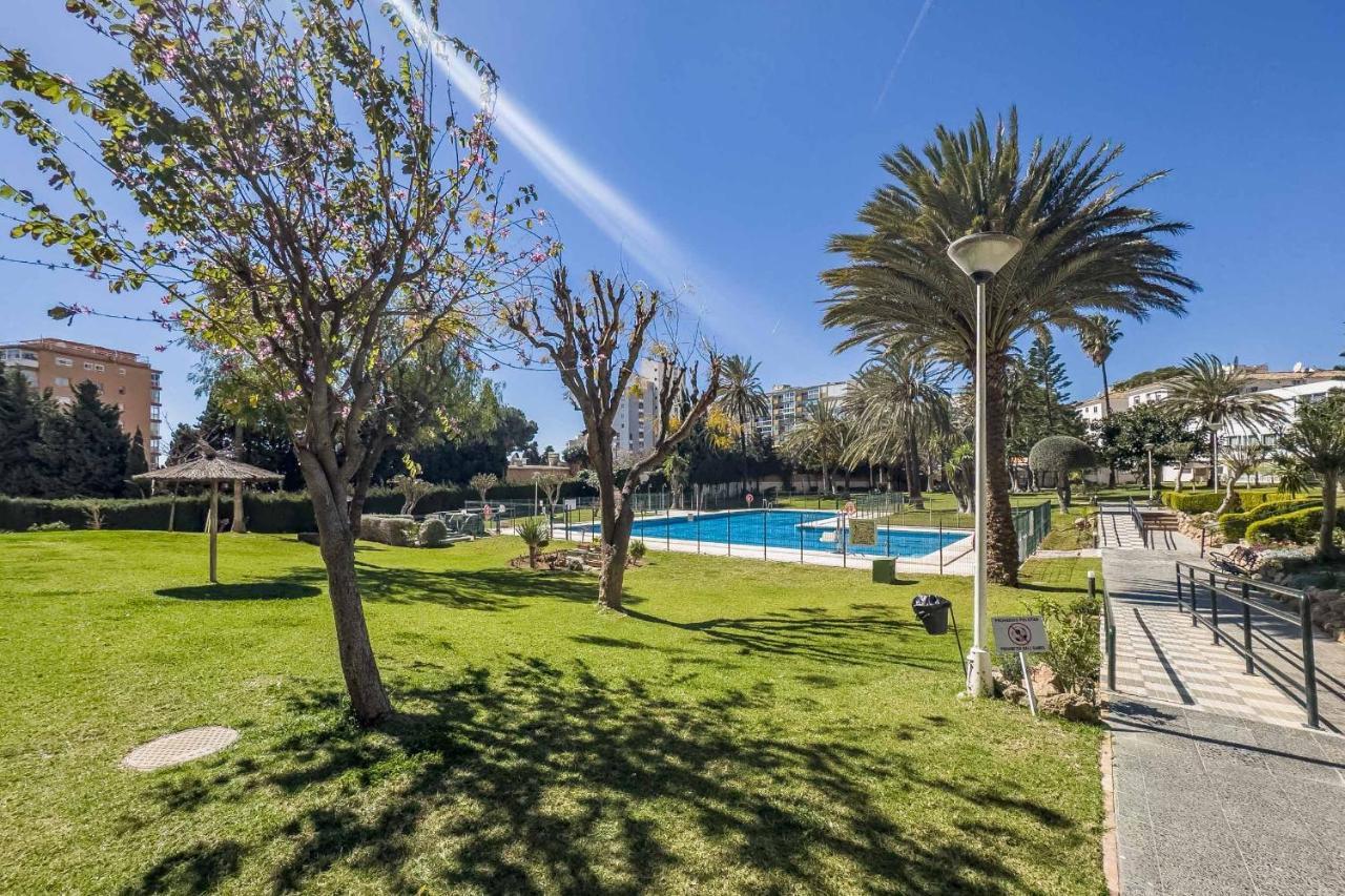 Apartamento Acogedor, Terraza, Piscina Y Mar Benalmádena Exteriör bild